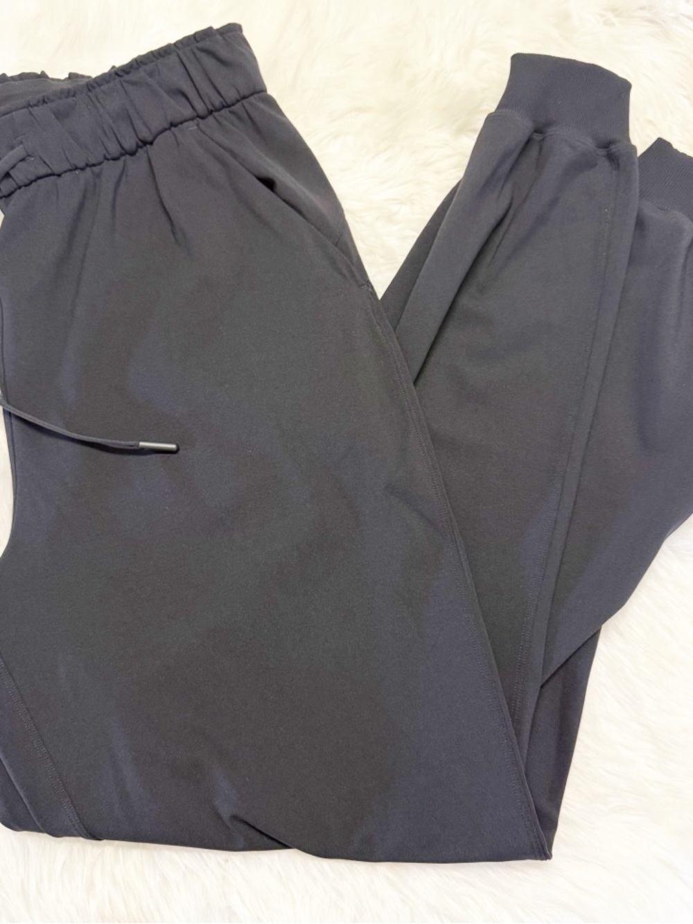 Lululemon Black Jogger Pants Women’s Size 6 Athletic Lounge Running